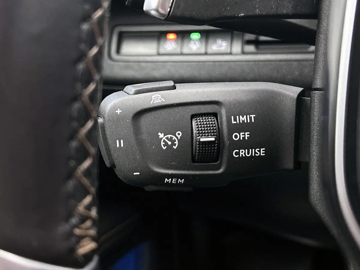 SUV GT Pack Business 130pk Automaat | 7 Zitplaatsen | Navigatie | 360° Camera | FOCAL Premium HiFi | Full Led koplampen | Adaptieve Cruise Control | Handsfree achterklep | Leder/Alcantara |