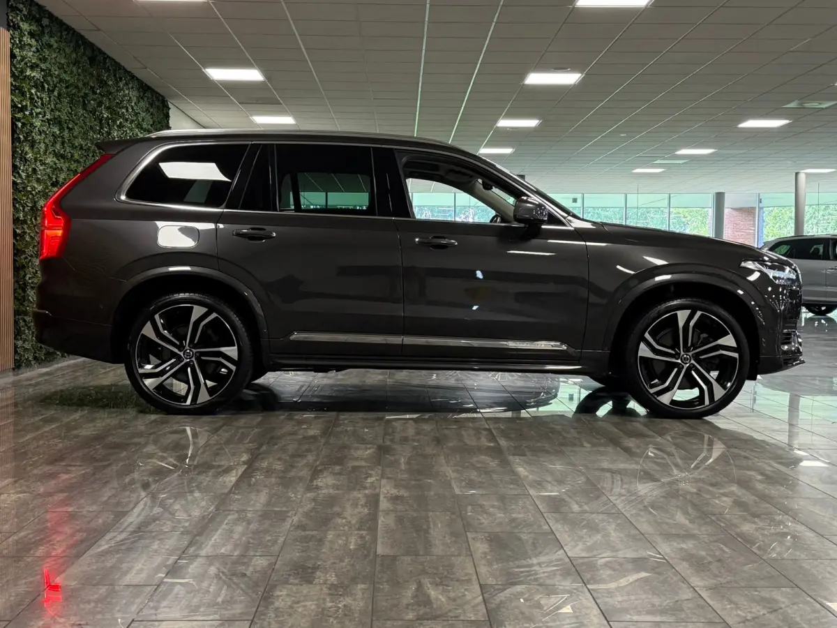 T8 AWD Recharge Ultra Ultimate Bright | Bowers & Wilkins | Luchtvering | Trekhaak | 360 Camera | Head-Up Display | 455pk | Adaptieve Cruise Control | Stoelverwarming voor+achter | Stuurwielv
