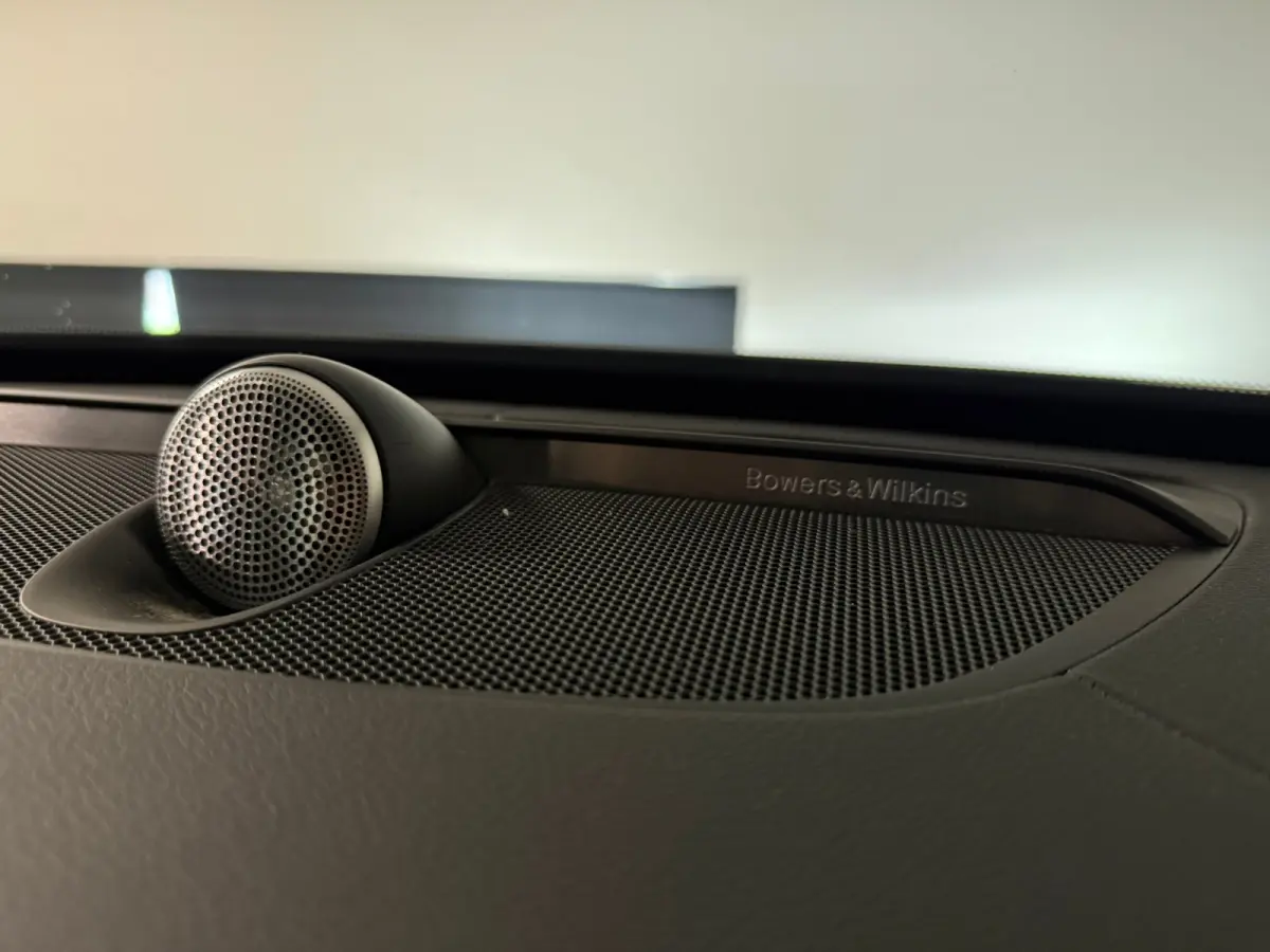 T8 AWD Recharge Ultra Ultimate Bright | Bowers & Wilkins | Luchtvering | Trekhaak | 360 Camera | Head-Up Display | 455pk | Adaptieve Cruise Control | Stoelverwarming voor+achter | Stuurwielv