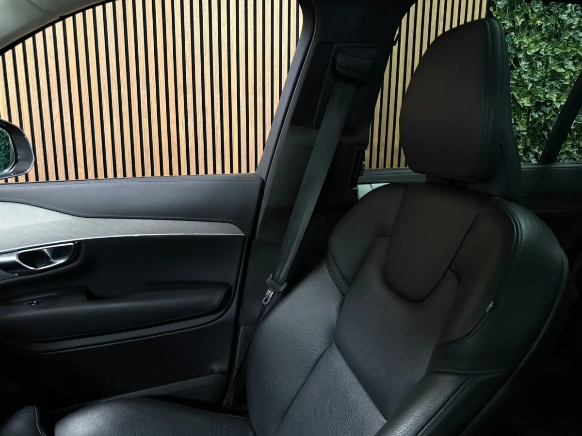 T8 AWD Recharge Ultra Ultimate Bright | Bowers & Wilkins | Luchtvering | Trekhaak | 360 Camera | Head-Up Display | 455pk | Adaptieve Cruise Control | Stoelverwarming voor+achter | Stuurwielv