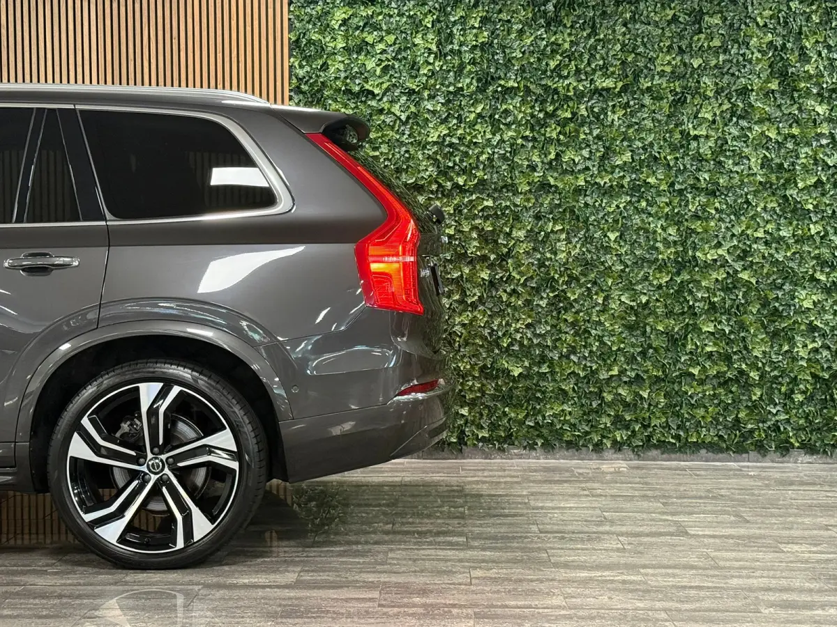 T8 AWD Recharge Ultra Ultimate Bright | Bowers & Wilkins | Luchtvering | Trekhaak | 360 Camera | Head-Up Display | 455pk | Adaptieve Cruise Control | Stoelverwarming voor+achter | Stuurwielv