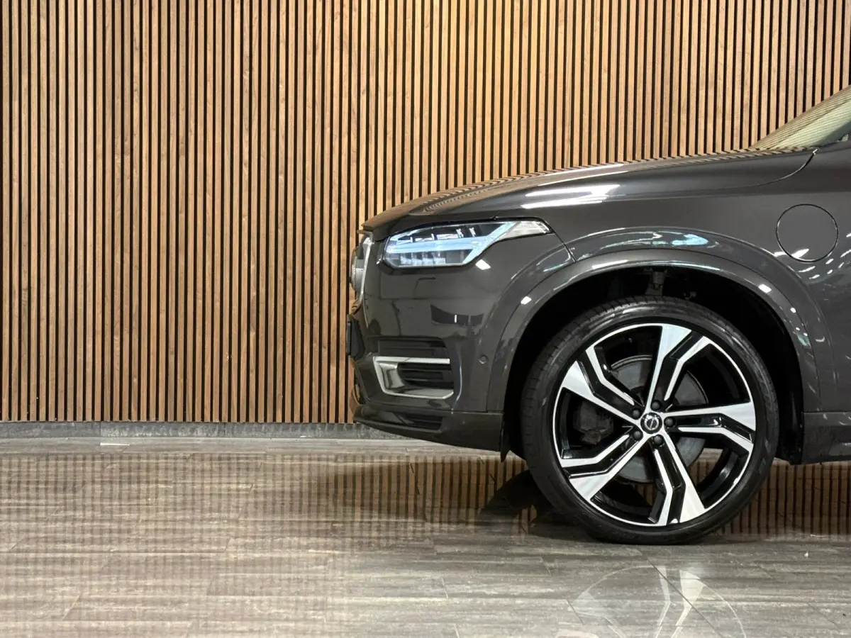 T8 AWD Recharge Ultra Ultimate Bright | Bowers & Wilkins | Luchtvering | Trekhaak | 360 Camera | Head-Up Display | 455pk | Adaptieve Cruise Control | Stoelverwarming voor+achter | Stuurwielv