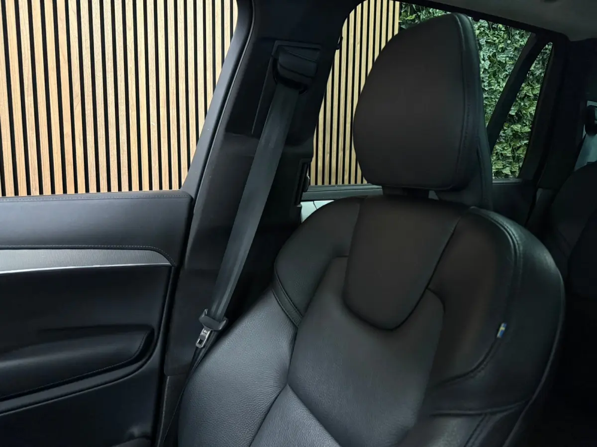 T8 AWD Recharge Ultra Ultimate Bright | Bowers & Wilkins | Luchtvering | Trekhaak | 360 Camera | Head-Up Display | 455pk | Adaptieve Cruise Control | Stoelverwarming voor+achter | Stuurwielv