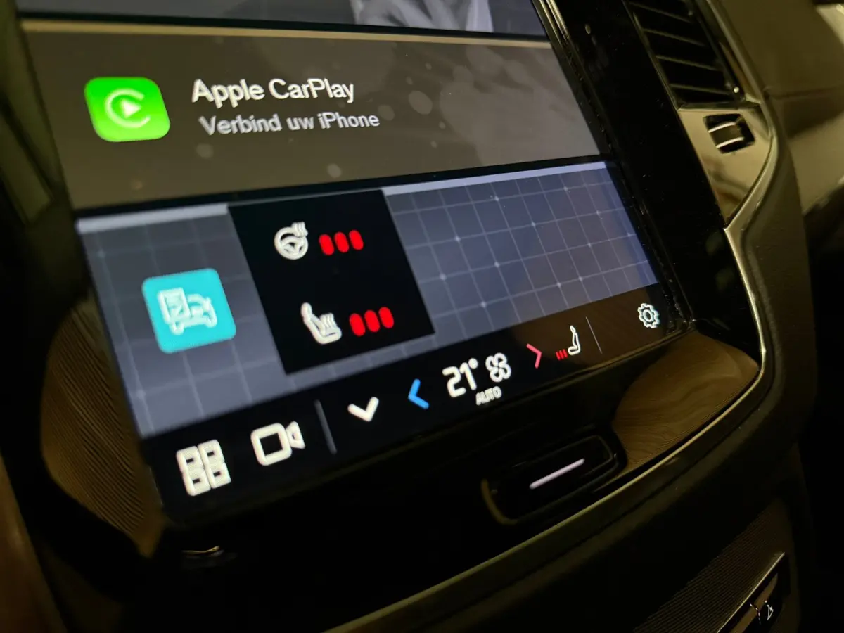 T8 AWD Recharge Ultra Ultimate Bright | Bowers & Wilkins | Luchtvering | Trekhaak | 360 Camera | Head-Up Display | 455pk | Adaptieve Cruise Control | Stoelverwarming voor+achter | Stuurwielv