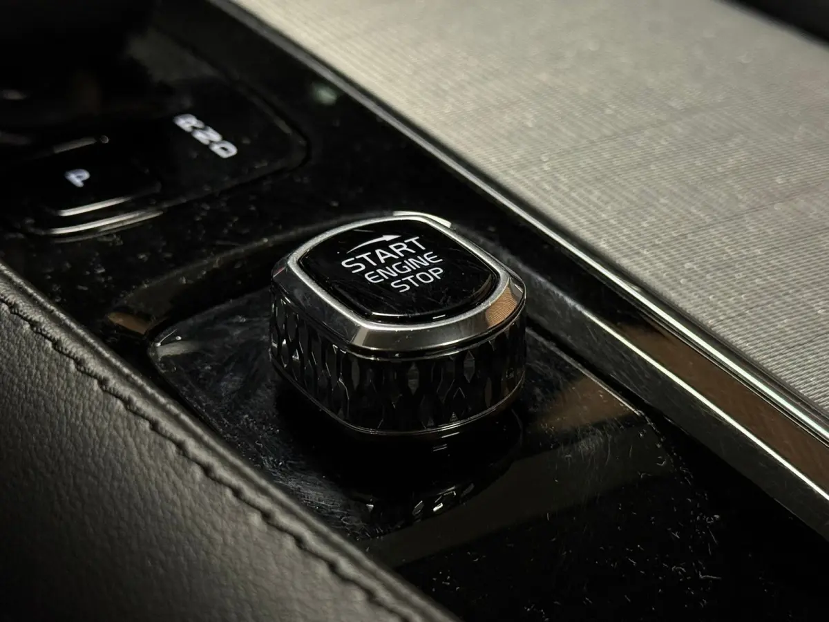 T8 AWD Recharge Ultra Ultimate Bright | Bowers & Wilkins | Luchtvering | Trekhaak | 360 Camera | Head-Up Display | 455pk | Adaptieve Cruise Control | Stoelverwarming voor+achter | Stuurwielv