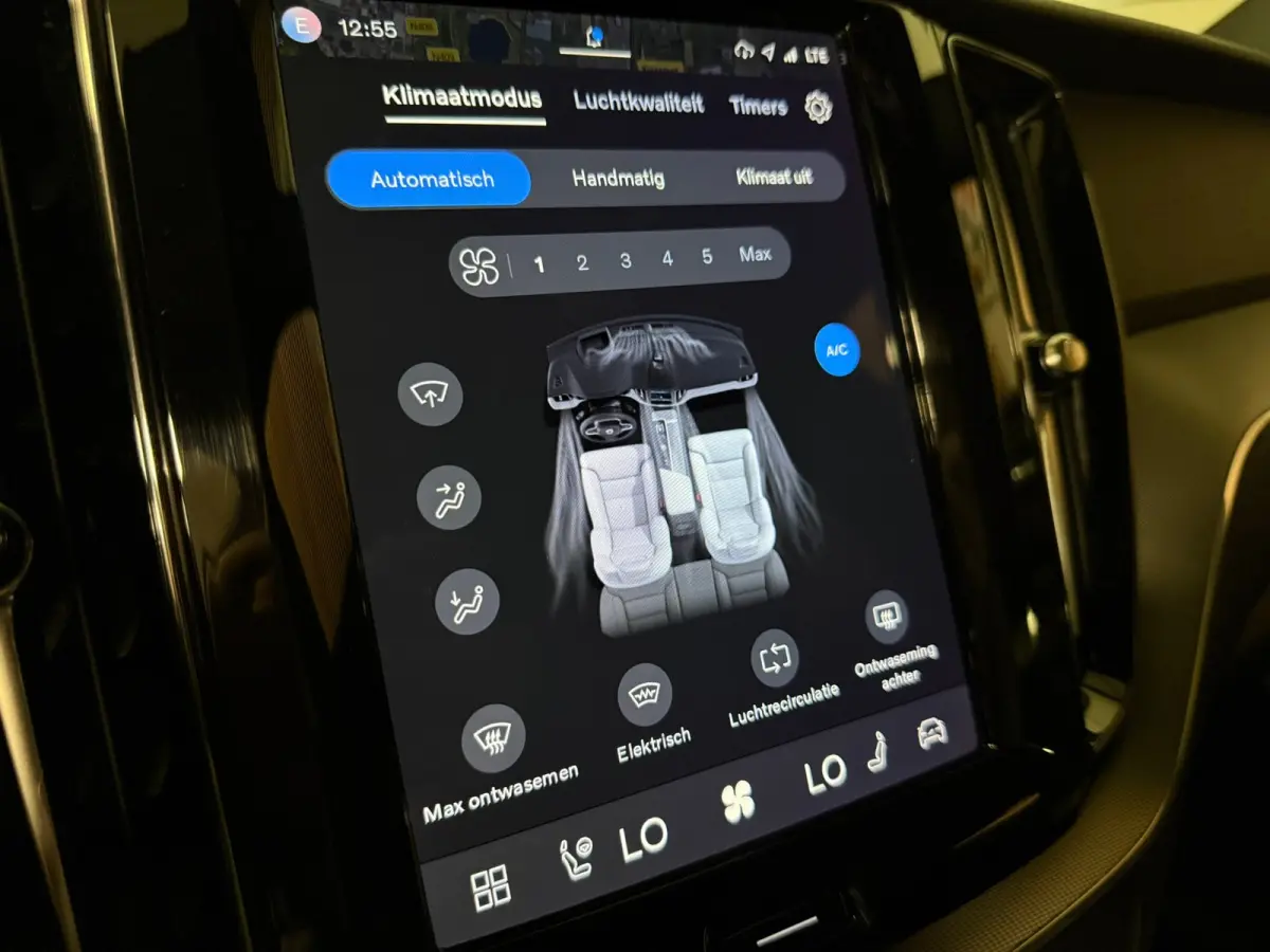 T6 AWD Recharge Plus Dark | Trekhaak | Harman Kardon | Adaptieve Cruise Control | Stoelverwarming voor+achter | Stuurwielverwarming | Full LED Meesturende koplampen | Parkeercamera | Pilot A