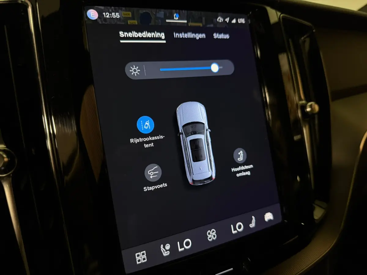 T6 AWD Recharge Plus Dark | Trekhaak | Harman Kardon | Adaptieve Cruise Control | Stoelverwarming voor+achter | Stuurwielverwarming | Full LED Meesturende koplampen | Parkeercamera | Pilot A