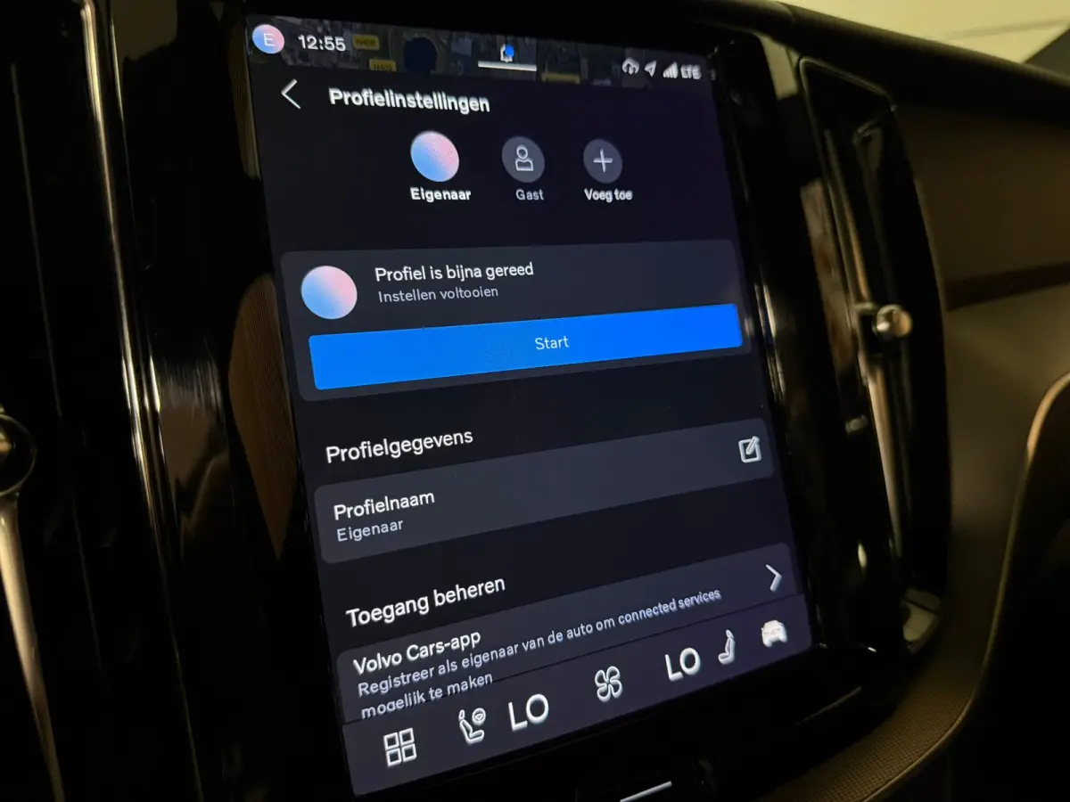 T6 AWD Recharge Plus Dark | Trekhaak | Harman Kardon | Adaptieve Cruise Control | Stoelverwarming voor+achter | Stuurwielverwarming | Full LED Meesturende koplampen | Parkeercamera | Pilot A