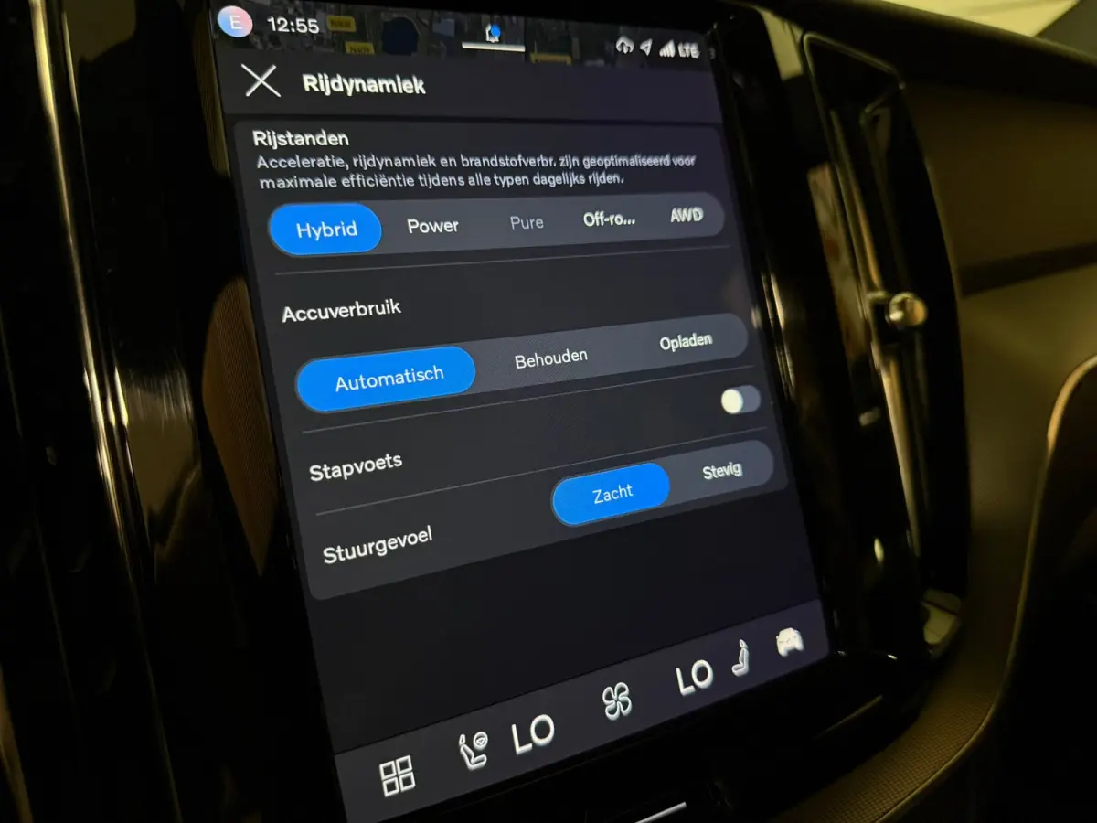 T6 AWD Recharge Plus Dark | Trekhaak | Harman Kardon | Adaptieve Cruise Control | Stoelverwarming voor+achter | Stuurwielverwarming | Full LED Meesturende koplampen | Parkeercamera | Pilot A