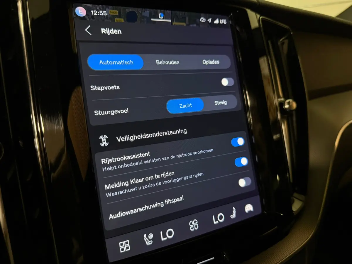 T6 AWD Recharge Plus Dark | Trekhaak | Harman Kardon | Adaptieve Cruise Control | Stoelverwarming voor+achter | Stuurwielverwarming | Full LED Meesturende koplampen | Parkeercamera | Pilot A