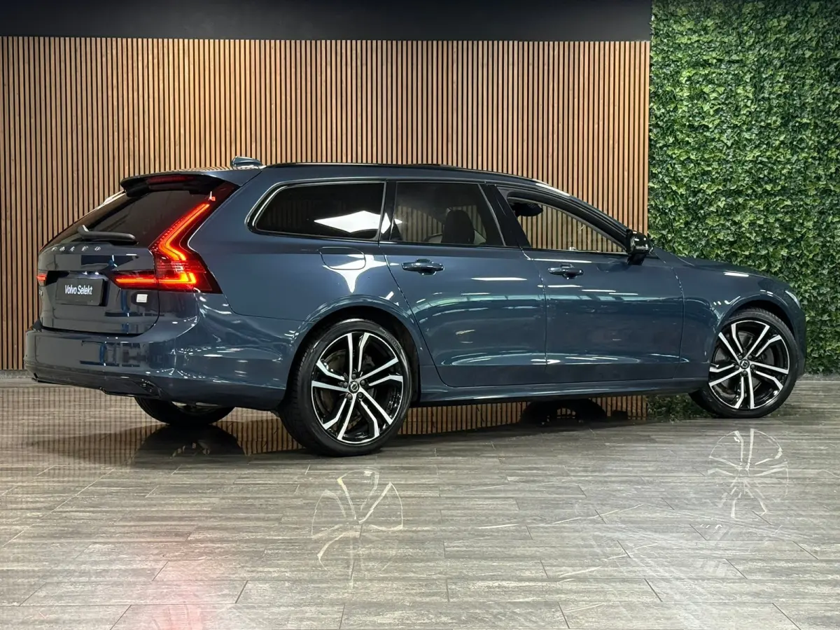 T8 AWD Recharge Ultimate Dark | Bowers & Wilkins | Luchtvering | Stoelventilatie | Schuifdak | Head-Up Display | Stoelmassage | 455pk | Adaptieve Cruise Control | Stoelverwarming voor+achter