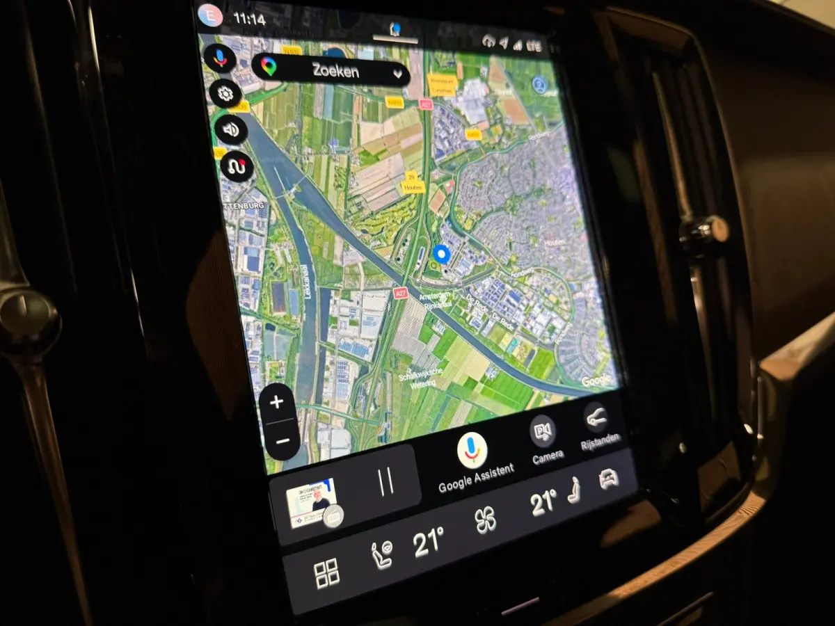 T8 AWD Recharge Ultimate Dark | Bowers & Wilkins | Luchtvering | Stoelventilatie | Schuifdak | Head-Up Display | Stoelmassage | 455pk | Adaptieve Cruise Control | Stoelverwarming voor+achter