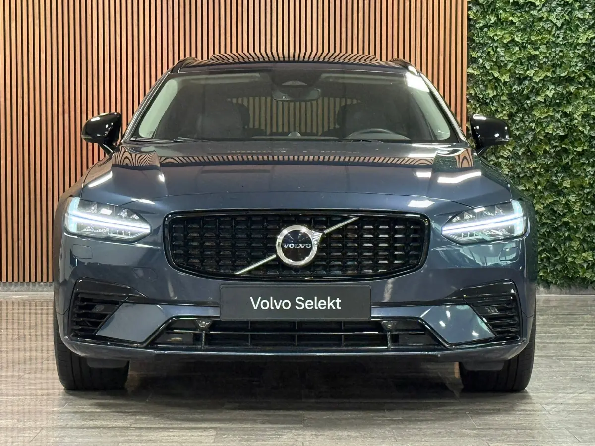 T8 AWD Recharge Ultimate Dark | Bowers & Wilkins | Luchtvering | Stoelventilatie | Schuifdak | Head-Up Display | Stoelmassage | 455pk | Adaptieve Cruise Control | Stoelverwarming voor+achter