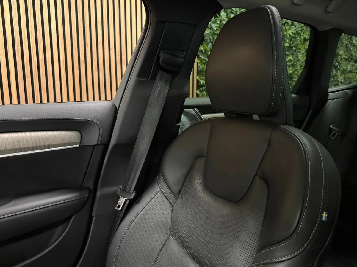 T8 AWD Recharge Ultimate Dark | Bowers & Wilkins | Luchtvering | Stoelventilatie | Schuifdak | Head-Up Display | Stoelmassage | 455pk | Adaptieve Cruise Control | Stoelverwarming voor+achter