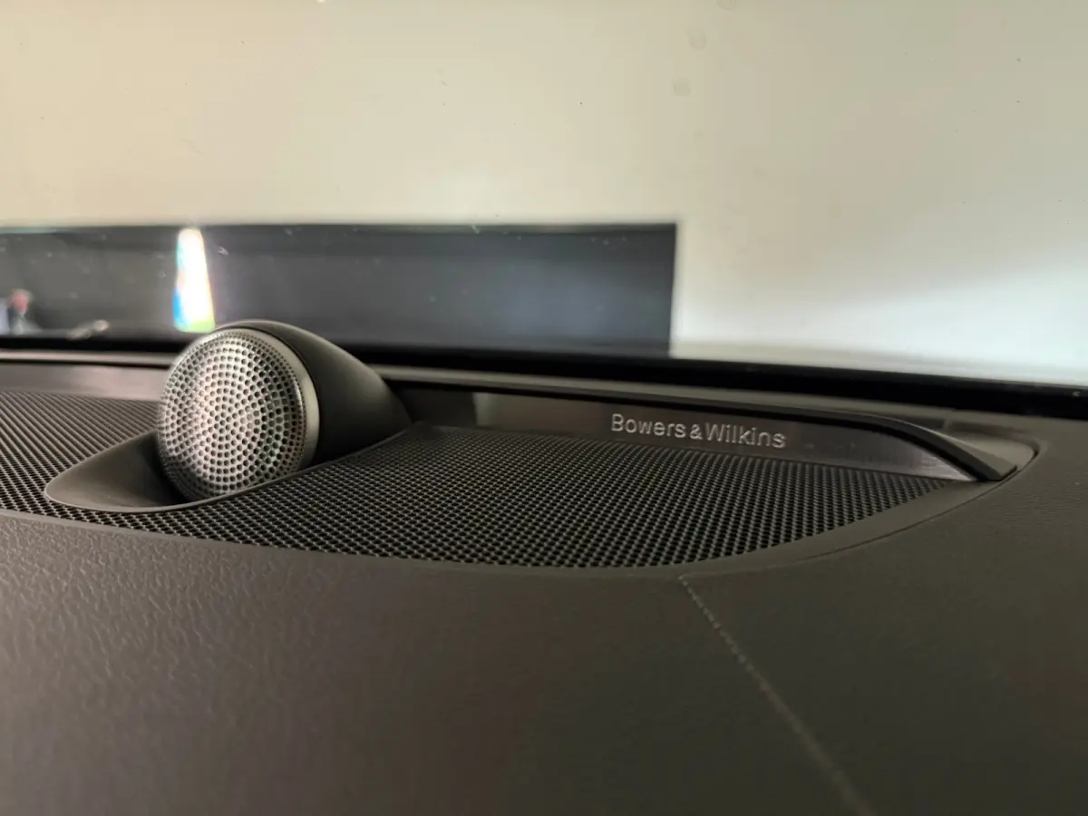T8 AWD Recharge Ultimate Dark | Bowers & Wilkins | Luchtvering | Stoelventilatie | Schuifdak | Head-Up Display | Stoelmassage | 455pk | Adaptieve Cruise Control | Stoelverwarming voor+achter