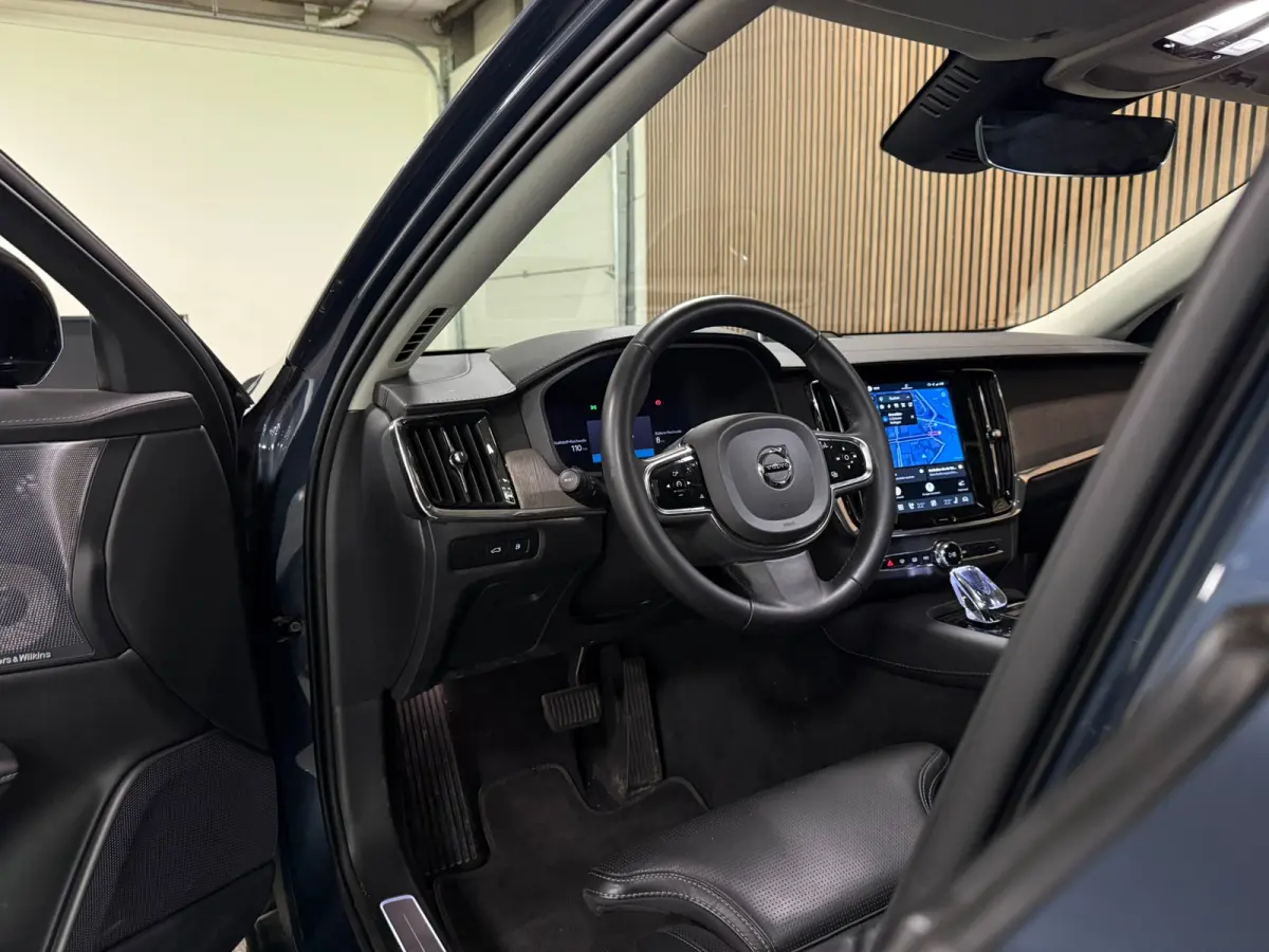 T8 AWD Recharge Ultimate Dark | Bowers & Wilkins | Luchtvering | Stoelventilatie | Schuifdak | Head-Up Display | Stoelmassage | 455pk | Adaptieve Cruise Control | Stoelverwarming voor+achter