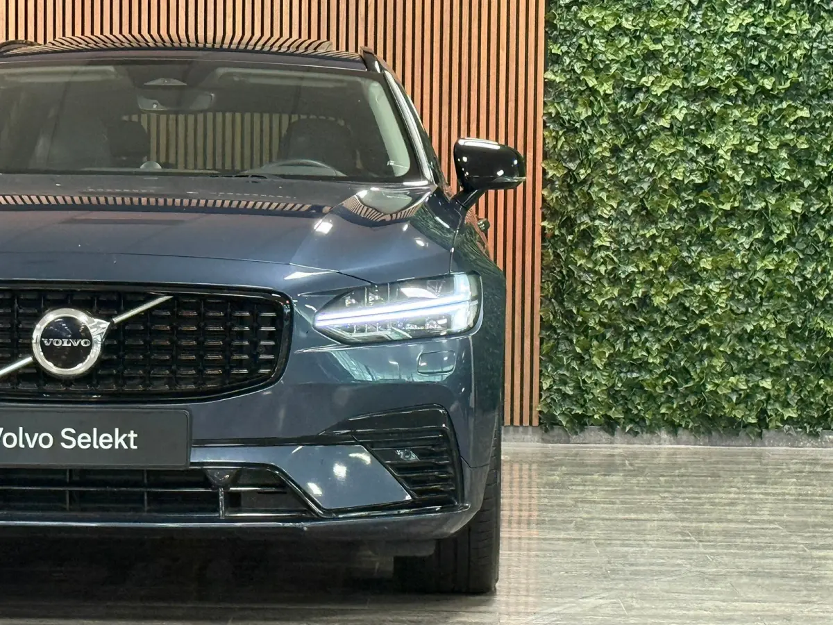 T8 AWD Recharge Ultimate Dark | Bowers & Wilkins | Luchtvering | Stoelventilatie | Schuifdak | Head-Up Display | Stoelmassage | 455pk | Adaptieve Cruise Control | Stoelverwarming voor+achter