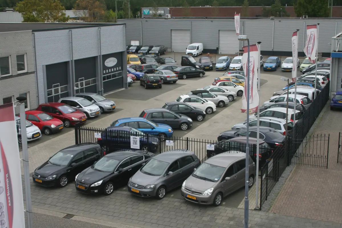 Clio Expression 5 deurs automaat airco cruise control etc nieuwe distrubitie compleet !