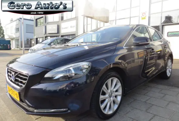 2.0 T3 Momentum half leder ,airco ecc ,bots herkenning etc