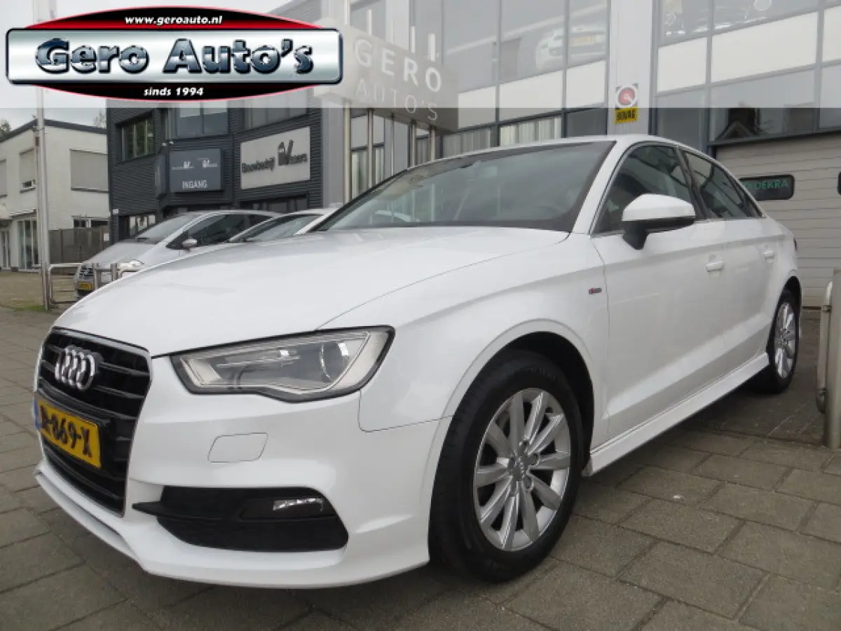 Audi A3 Limousine 2016 Benzine Handgeschakeld leasen