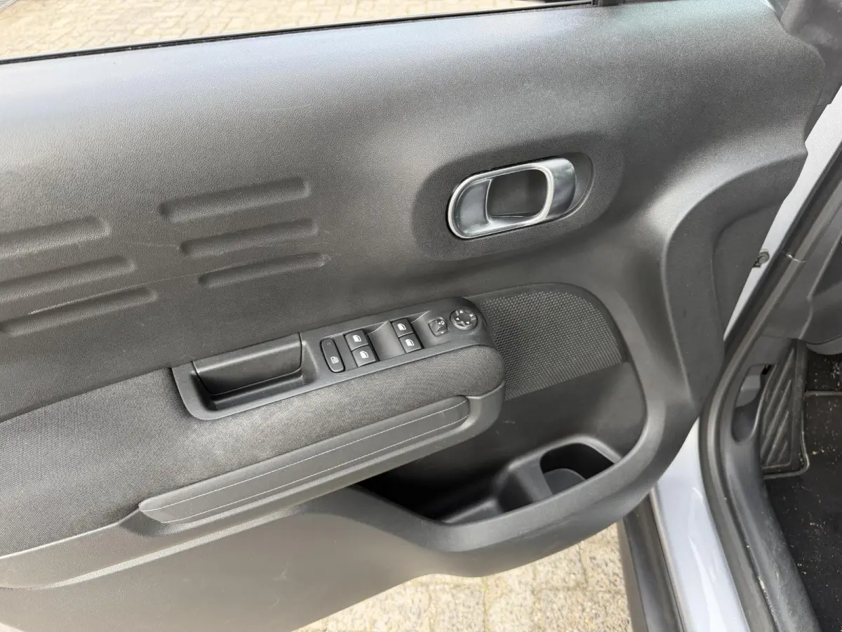 1.2 PureTech Shine Ripcurl 17"/Trekhaak/Stoelverwarming/Head-up/Camera/Apple Carplay & Android Auto