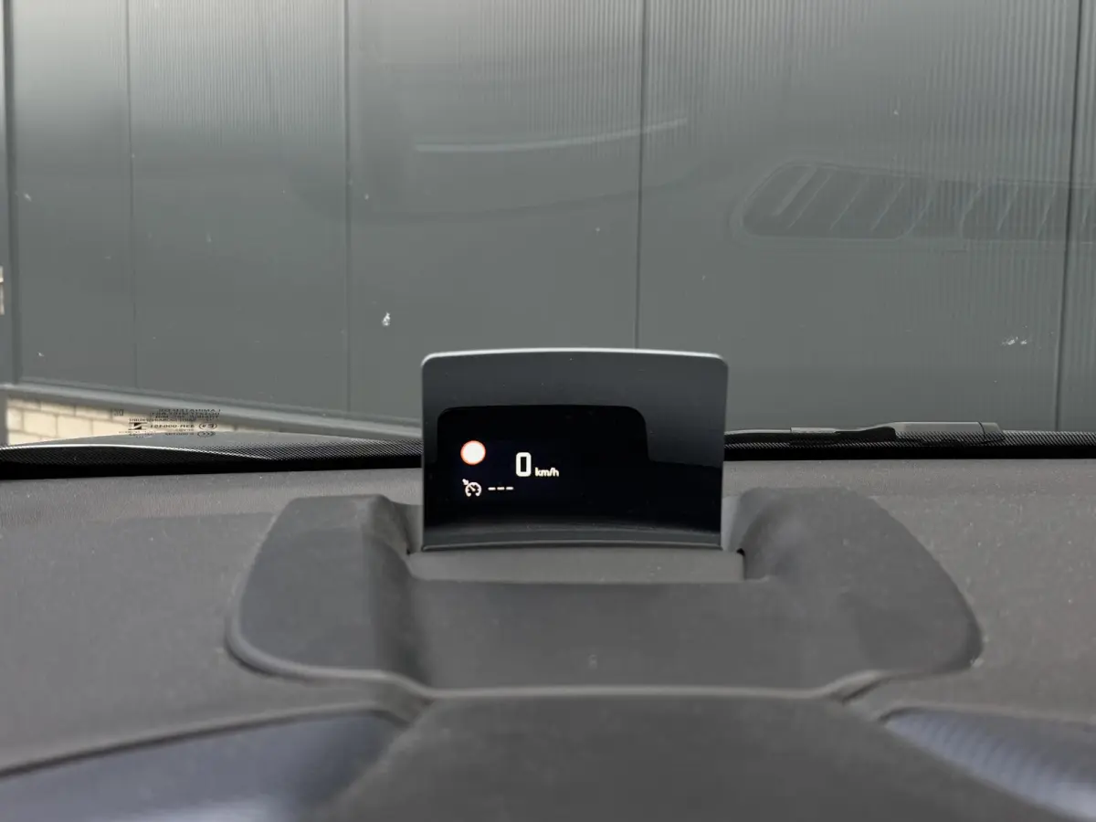 1.2 PureTech Shine Ripcurl 17"/Trekhaak/Stoelverwarming/Head-up/Camera/Apple Carplay & Android Auto