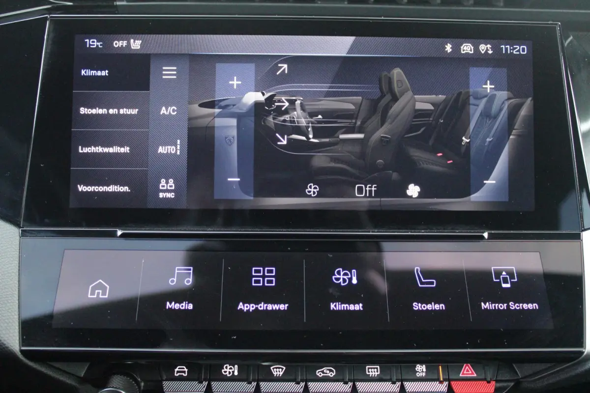 GT 54 kWh | 360° CAMERA | ELEKTRISCHE STOEL VERSTELLING MET MASAGE FUNTIE | VOORSTOELEN VERWARMD | ALCANTARA BEKLEDING | DRAADLOZE APPLE CARPLAY/ANDROID AUTO | DAB+ RADIO | ADAPTIVE CRUISE 