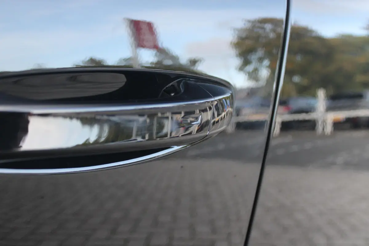GT 54 kWh | 360° CAMERA | ELEKTRISCHE STOEL VERSTELLING MET MASAGE FUNTIE | VOORSTOELEN VERWARMD | ALCANTARA BEKLEDING | DRAADLOZE APPLE CARPLAY/ANDROID AUTO | DAB+ RADIO | ADAPTIVE CRUISE 