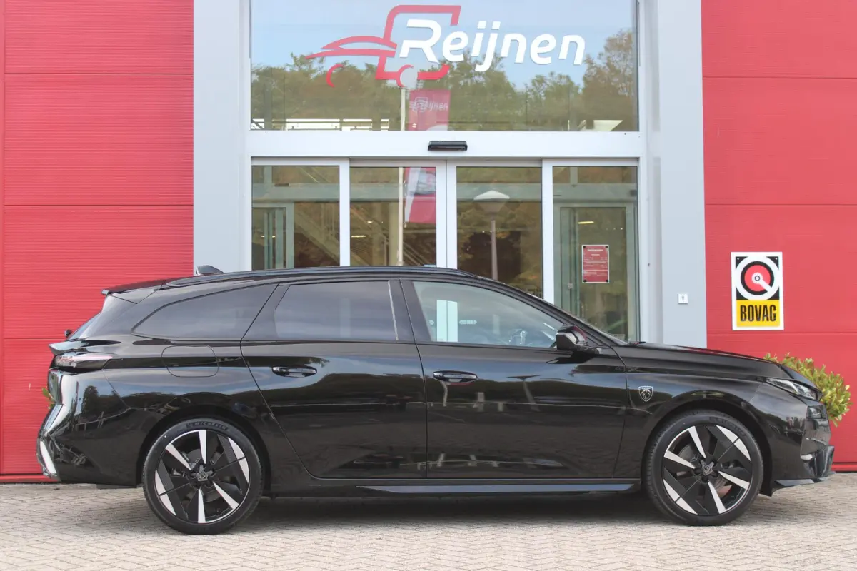 GT 54 kWh | 360° CAMERA | ELEKTRISCHE STOEL VERSTELLING MET MASAGE FUNTIE | VOORSTOELEN VERWARMD | ALCANTARA BEKLEDING | DRAADLOZE APPLE CARPLAY/ANDROID AUTO | DAB+ RADIO | ADAPTIVE CRUISE 