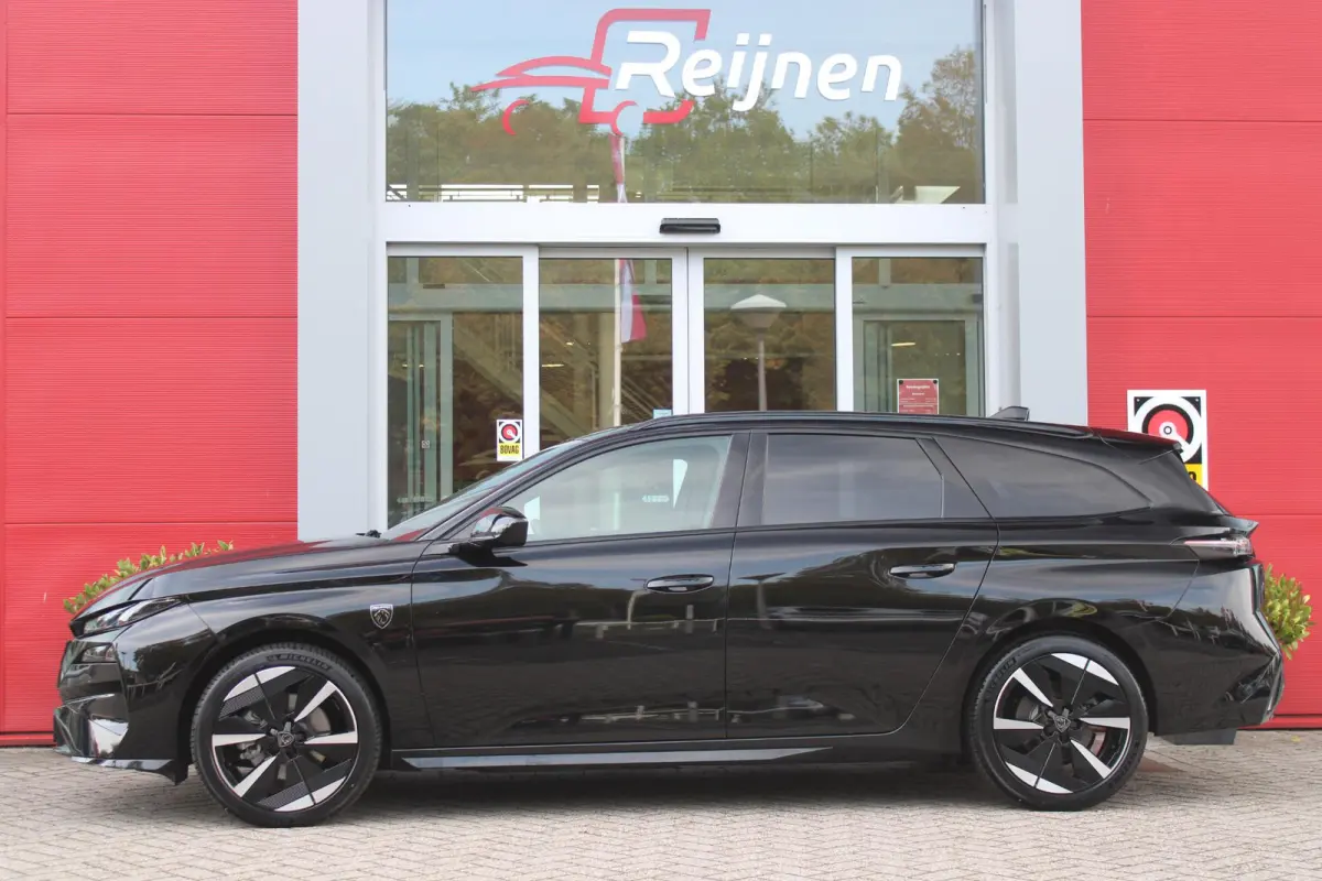 GT 54 kWh | 360° CAMERA | ELEKTRISCHE STOEL VERSTELLING MET MASAGE FUNTIE | VOORSTOELEN VERWARMD | ALCANTARA BEKLEDING | DRAADLOZE APPLE CARPLAY/ANDROID AUTO | DAB+ RADIO | ADAPTIVE CRUISE 