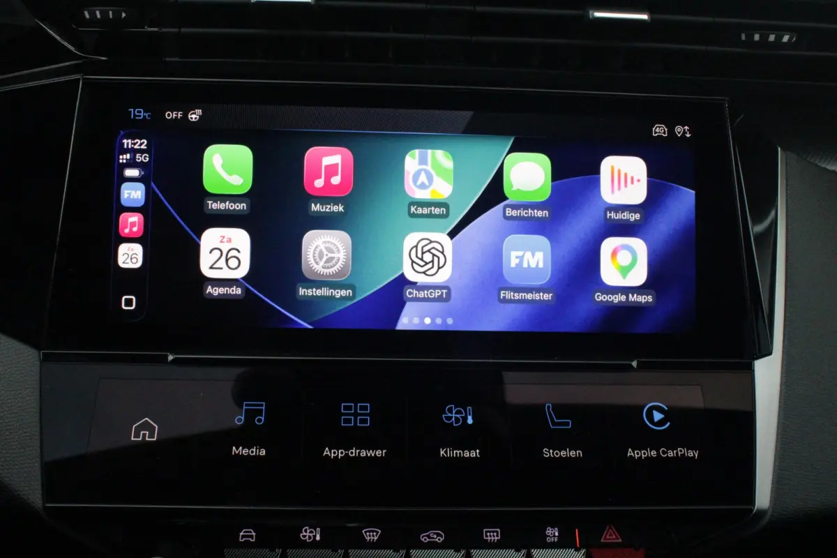 GT 54 kWh | 360° CAMERA | ELEKTRISCHE STOEL VERSTELLING MET MASAGE FUNTIE | VOORSTOELEN VERWARMD | ALCANTARA BEKLEDING | DRAADLOZE APPLE CARPLAY/ANDROID AUTO | DAB+ RADIO | ADAPTIVE CRUISE 