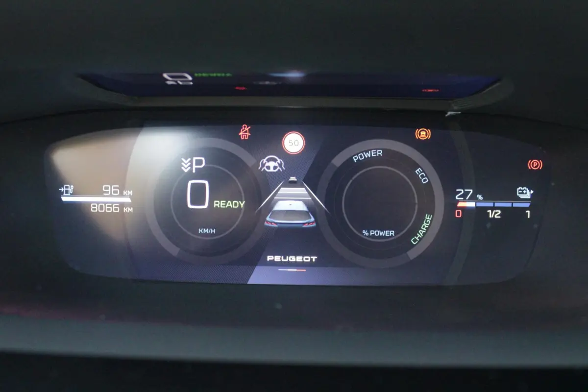 GT 54 kWh | 360° CAMERA | ELEKTRISCHE STOEL VERSTELLING MET MASAGE FUNTIE | VOORSTOELEN VERWARMD | ALCANTARA BEKLEDING | DRAADLOZE APPLE CARPLAY/ANDROID AUTO | DAB+ RADIO | ADAPTIVE CRUISE 