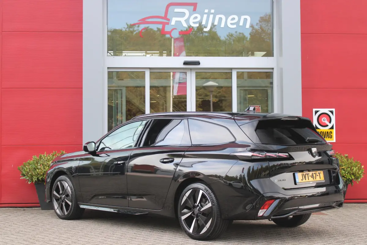GT 54 kWh | 360° CAMERA | ELEKTRISCHE STOEL VERSTELLING MET MASAGE FUNTIE | VOORSTOELEN VERWARMD | ALCANTARA BEKLEDING | DRAADLOZE APPLE CARPLAY/ANDROID AUTO | DAB+ RADIO | ADAPTIVE CRUISE 