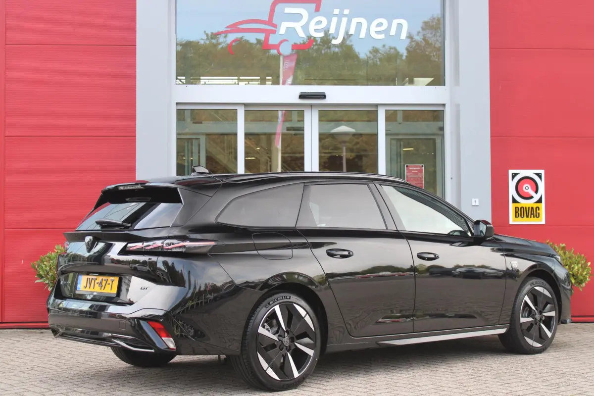 GT 54 kWh | 360° CAMERA | ELEKTRISCHE STOEL VERSTELLING MET MASAGE FUNTIE | VOORSTOELEN VERWARMD | ALCANTARA BEKLEDING | DRAADLOZE APPLE CARPLAY/ANDROID AUTO | DAB+ RADIO | ADAPTIVE CRUISE 