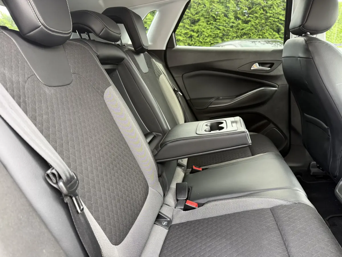 1.2 Turbo 130pk Innovation, Navi & CarPlay | 18inch | Pdc