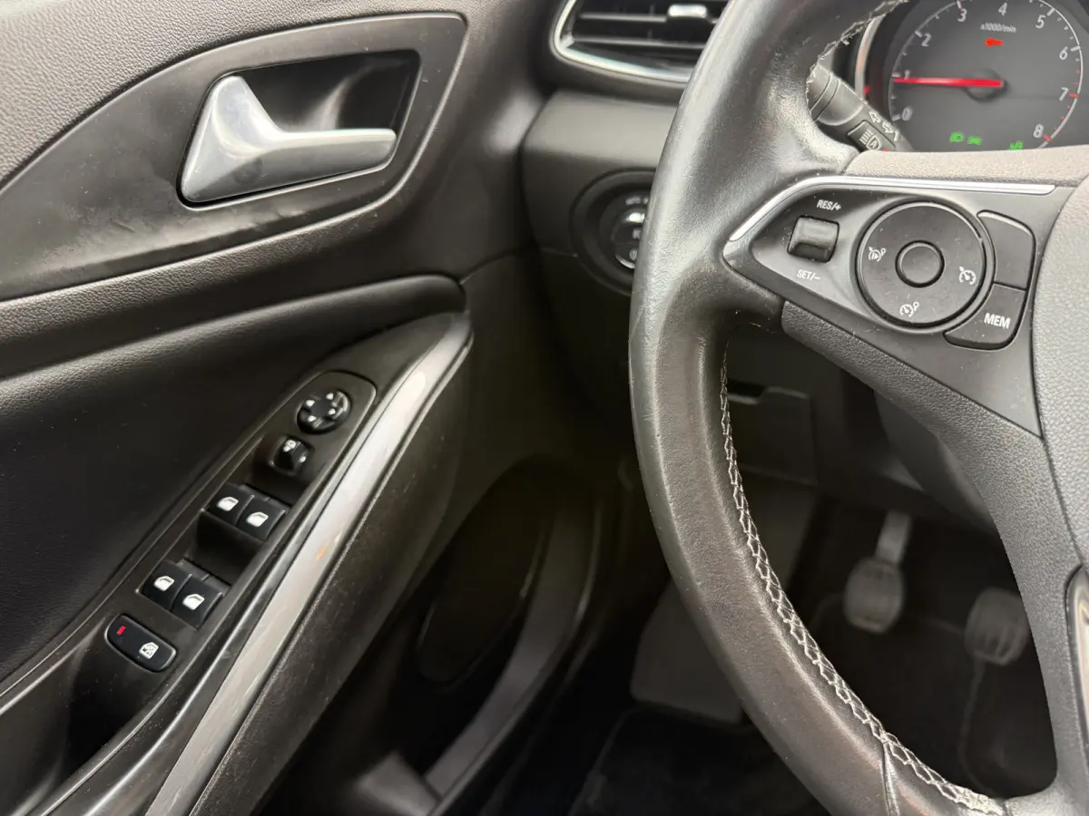 1.2 Turbo 130pk Innovation, Navi & CarPlay | 18inch | Pdc