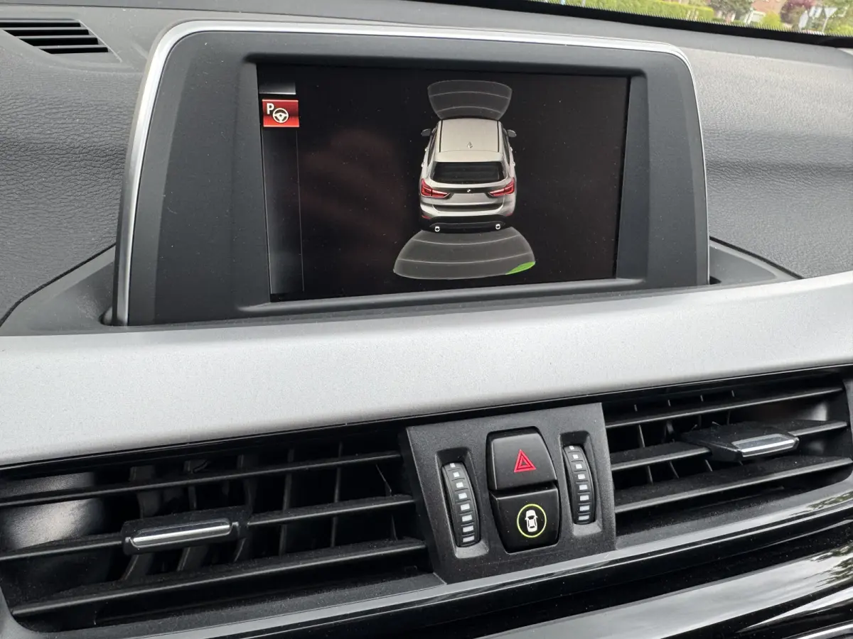 xDrive20i 192pk Executive Aut., Driving assist | Trekhaak