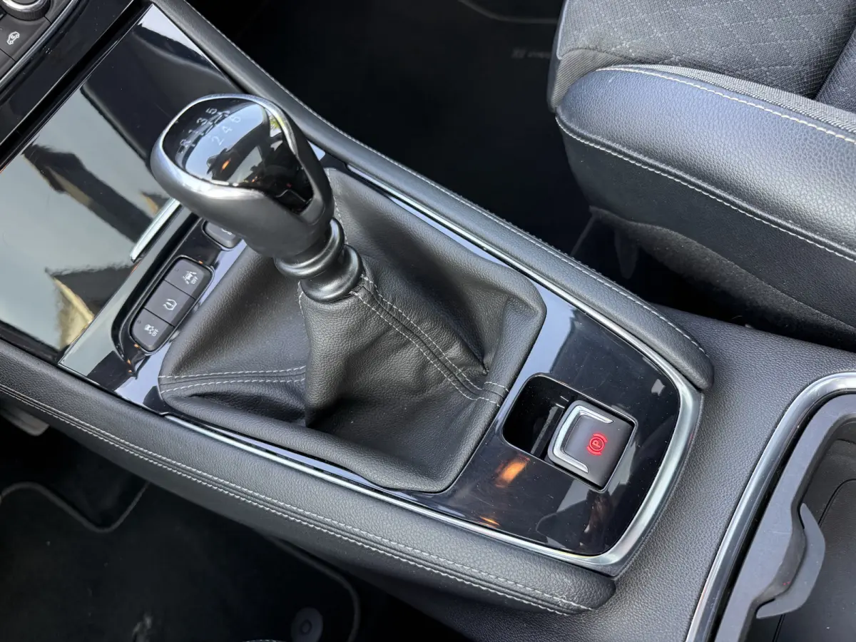 1.2 Turbo 130pk Executive, Pano | Clima | Navi & CarPlay