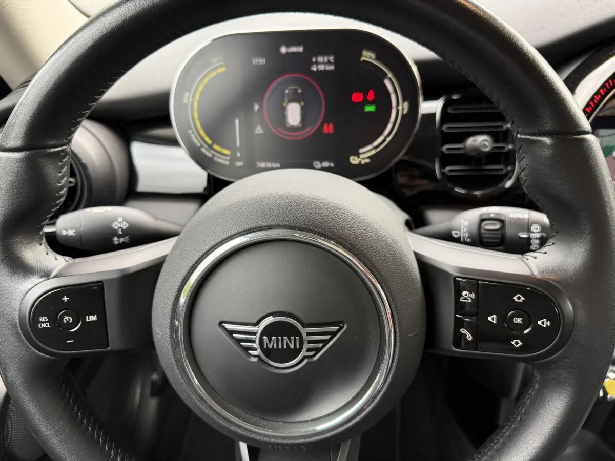 SE 33 kWh, SOH 96% | Sport leder | Clima | Navi & CarPlay