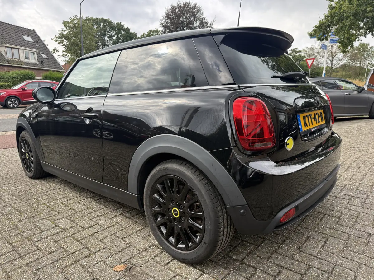 SE 33 kWh, SOH 96% | Sport leder | Clima | Navi & CarPlay