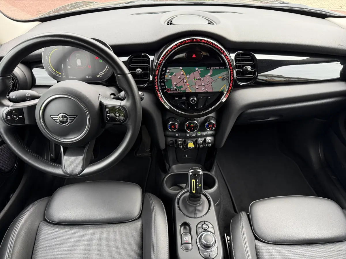 SE 33 kWh, SOH 96% | Sport leder | Clima | Navi & CarPlay