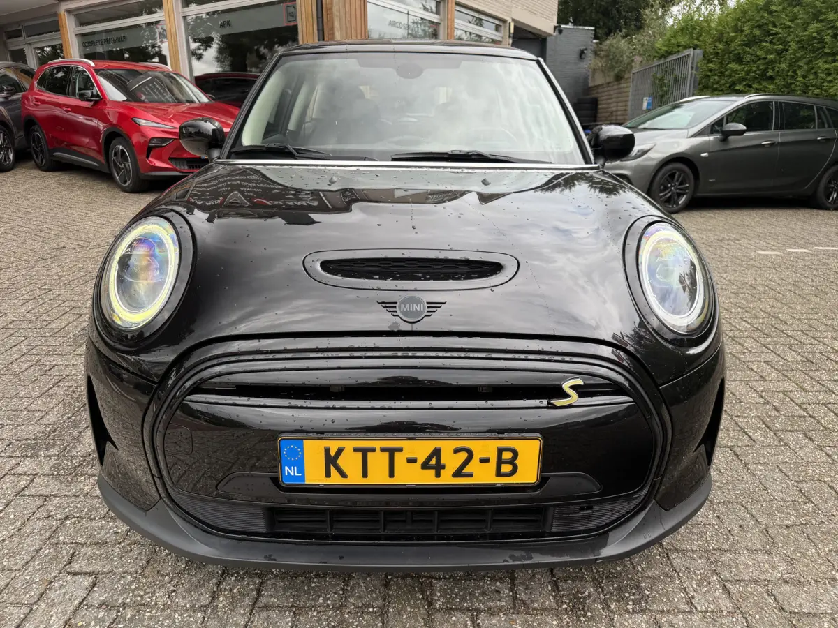 SE 33 kWh, SOH 96% | Sport leder | Clima | Navi & CarPlay