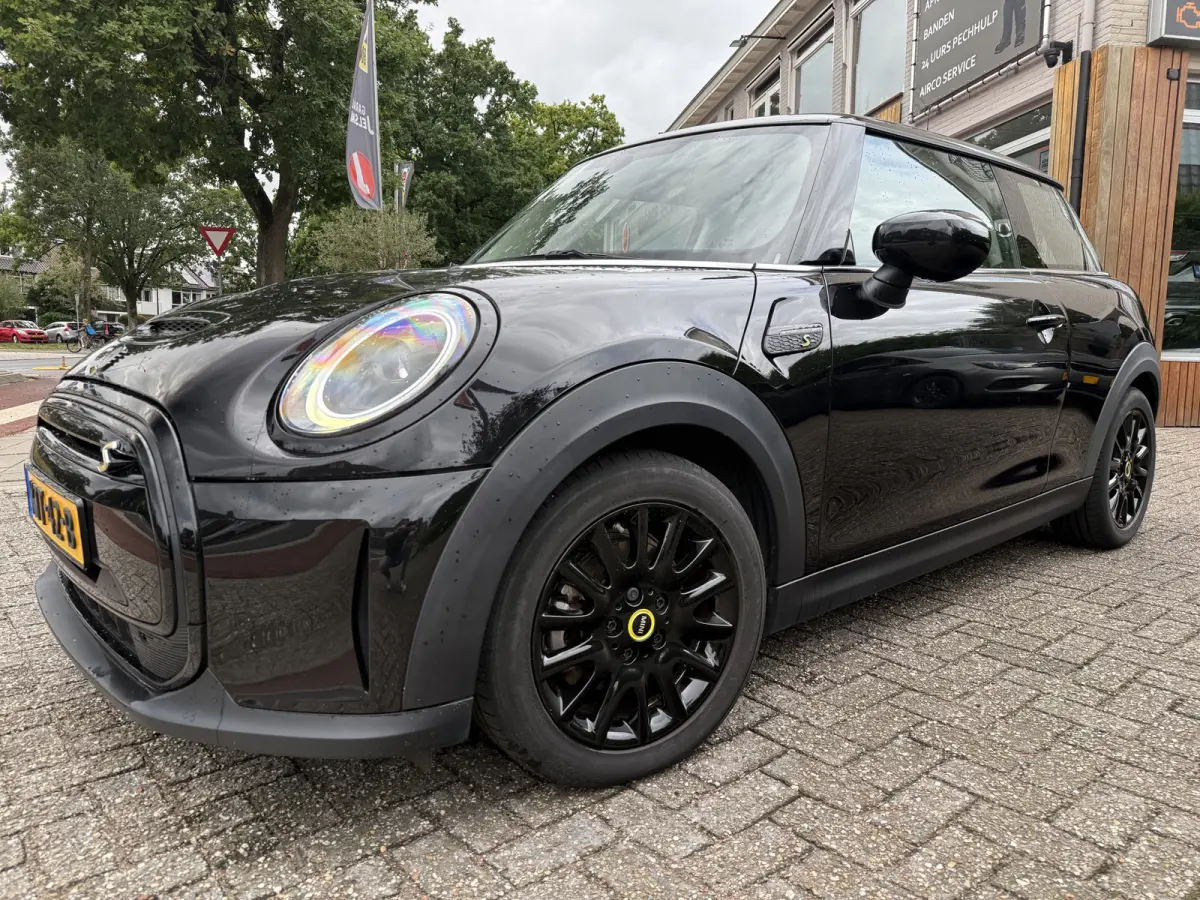 SE 33 kWh, SOH 96% | Sport leder | Clima | Navi & CarPlay