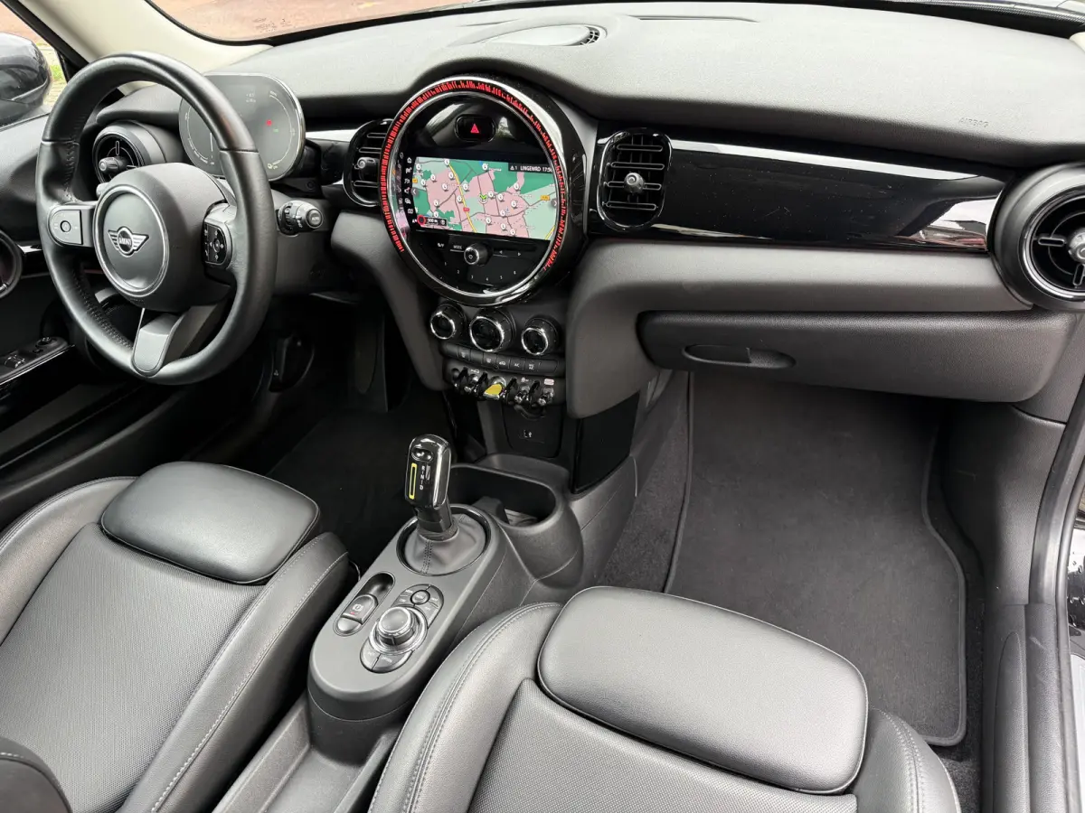 SE 33 kWh, SOH 96% | Sport leder | Clima | Navi & CarPlay
