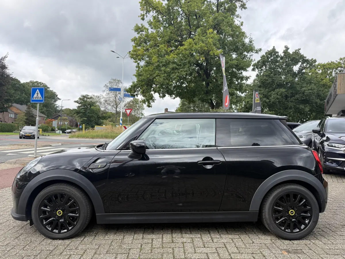SE 33 kWh, SOH 96% | Sport leder | Clima | Navi & CarPlay