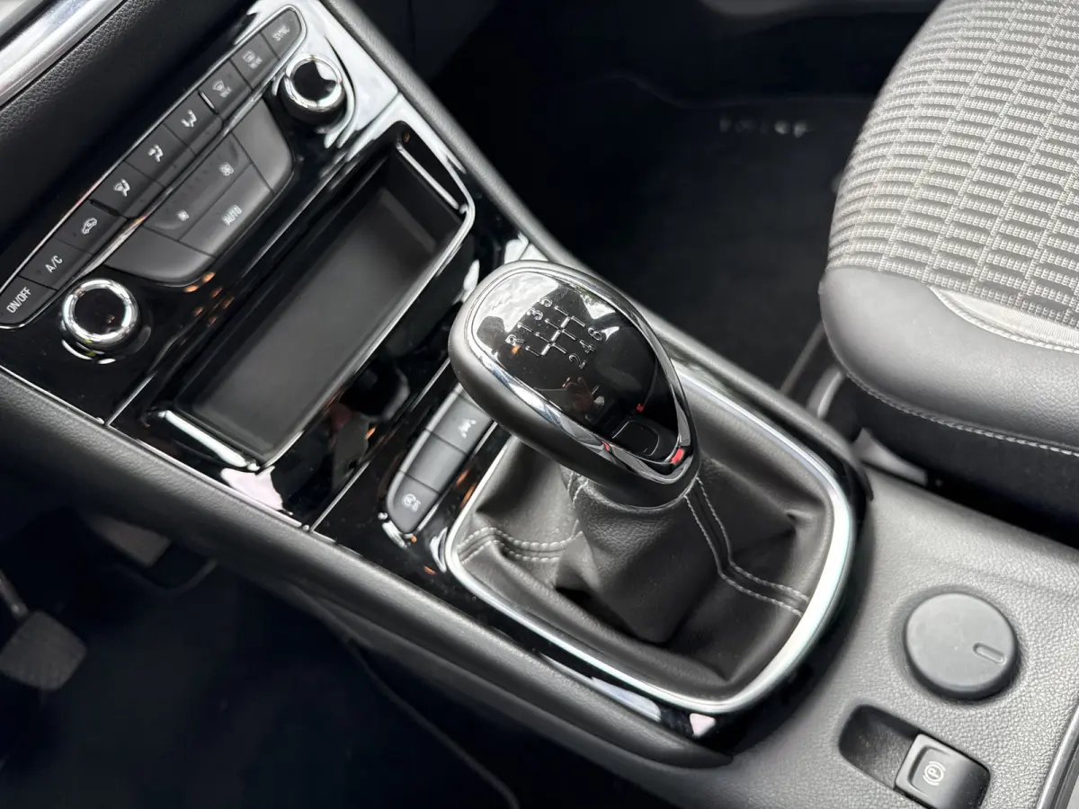 1.2T 110pk Design & Tech, Camera | Navi & Carplay