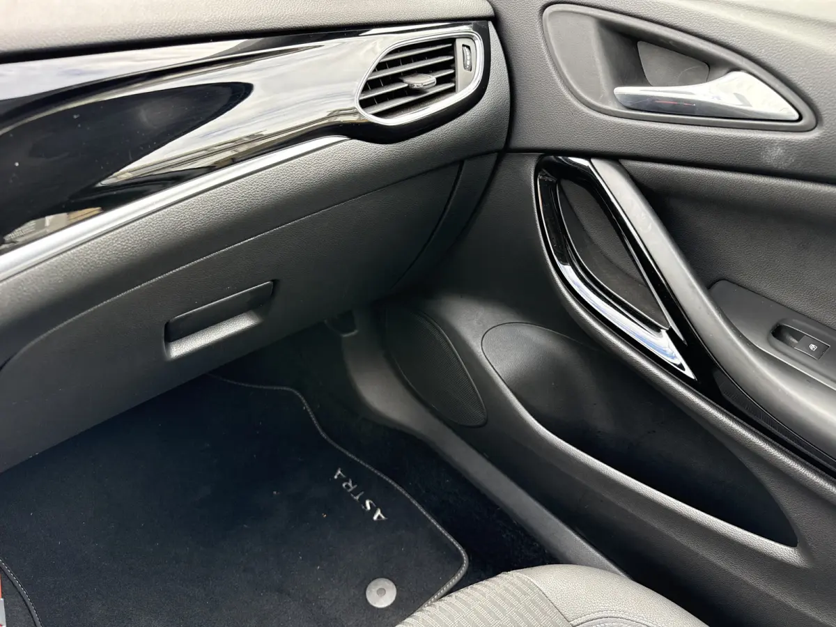 1.2T 110pk Design & Tech, Camera | Navi & Carplay
