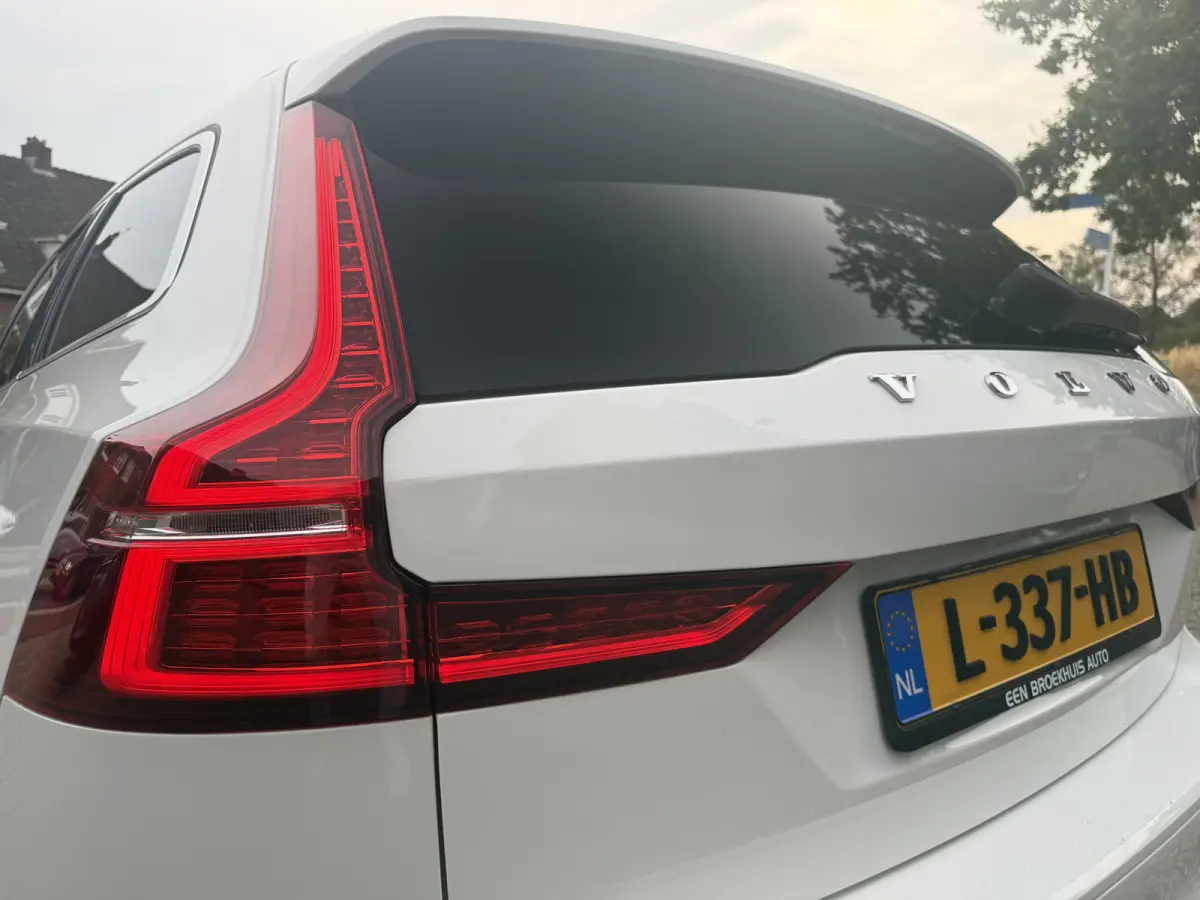 T6 Recharge AWD Inscription, SOH 82% | Pano | Trekhaak | Camera