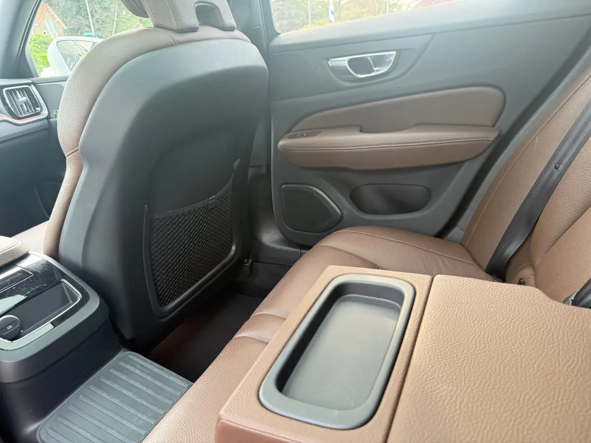T6 Recharge AWD Inscription, SOH 82% | Pano | Trekhaak | Camera