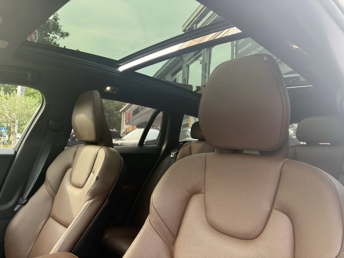 T6 Recharge AWD Inscription, SOH 82% | Pano | Trekhaak | Camera